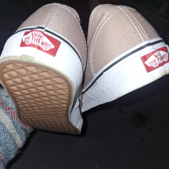 Vans - Picture 3 of 3
